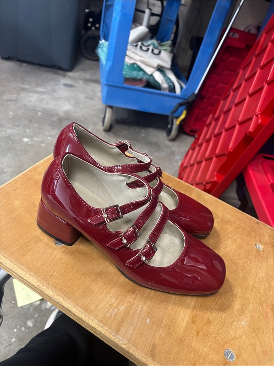 Shoes - Size 37 red heels